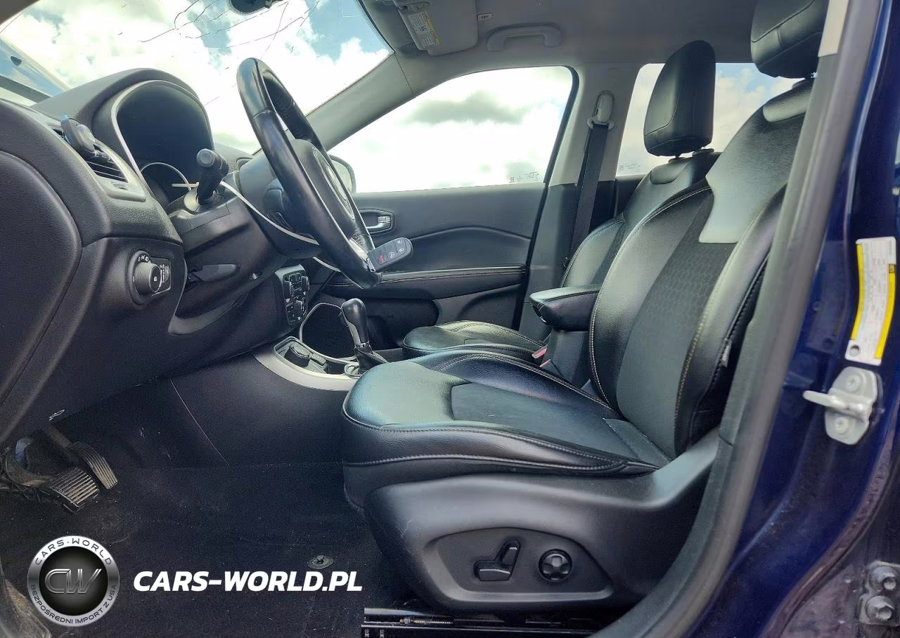 2019 Jeep Compass Latitude VIN:3C4NJDBB9KT664988 - 7