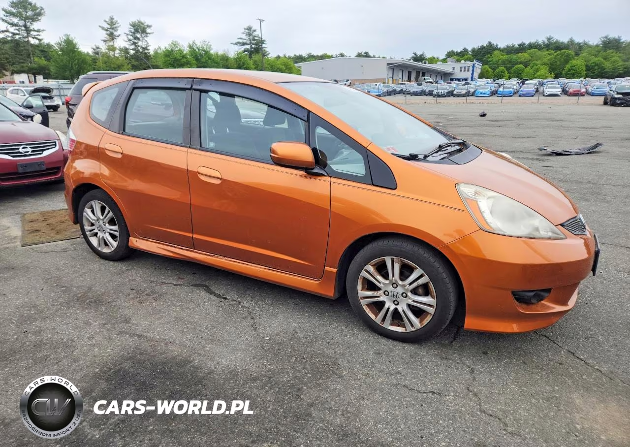 2010 Honda Fit Sport VIN:JHMGE8H47AS003939 - 4