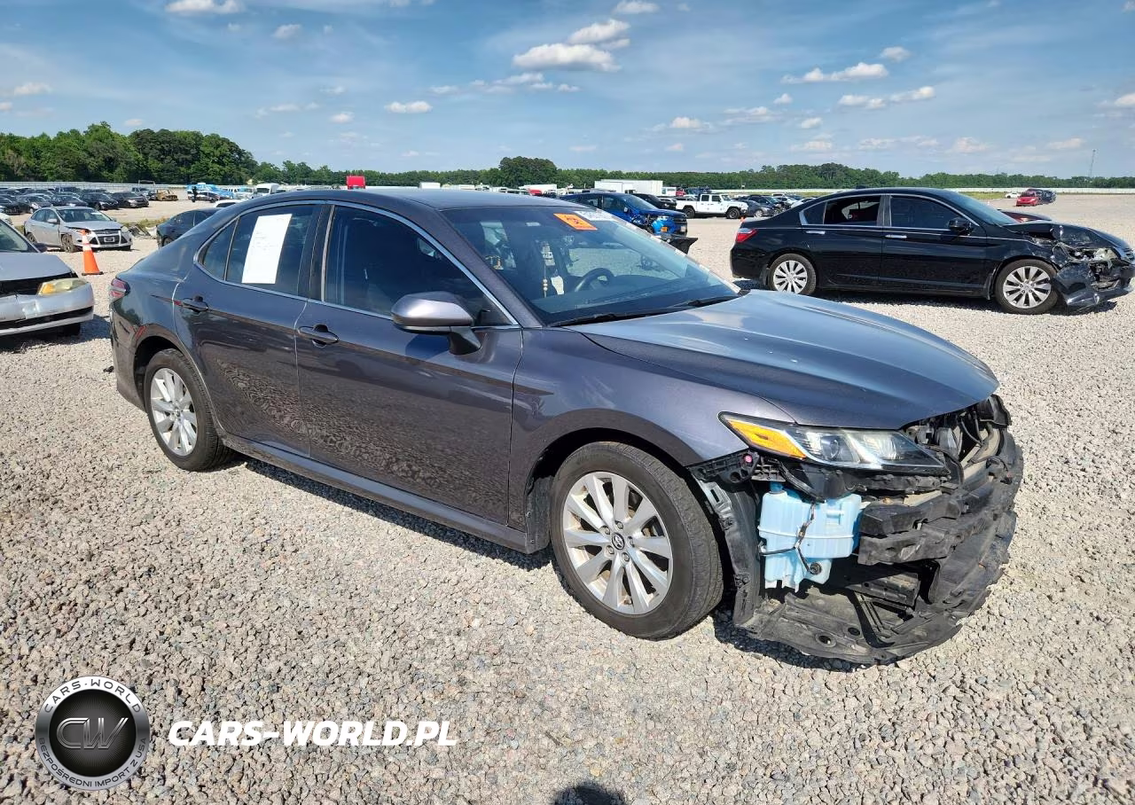 2018 Toyota Camry Le VIN:4T1B11HK6JU052577 - 4