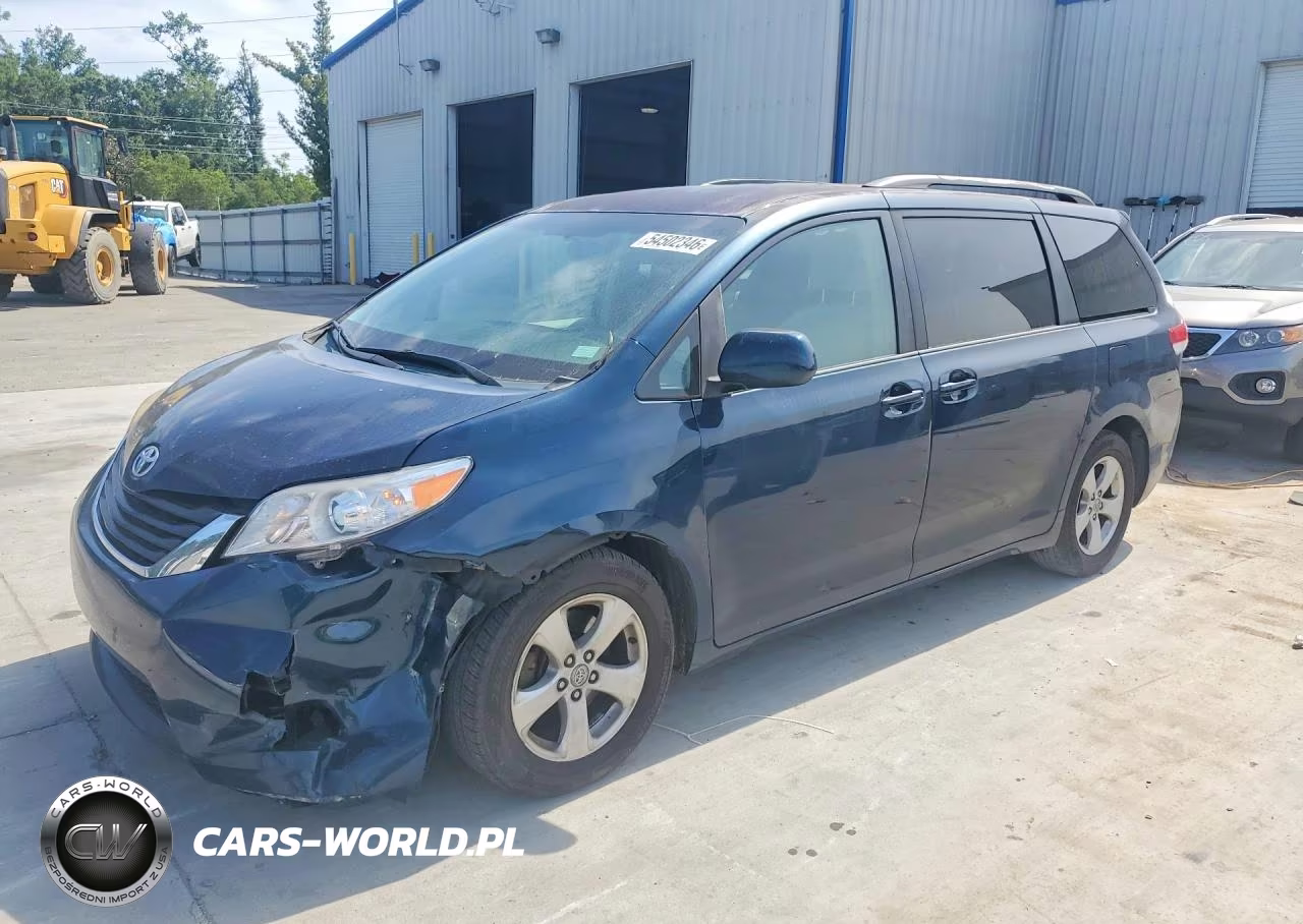 2011 Toyota Sienna Le – zdjęcie 1 z 13