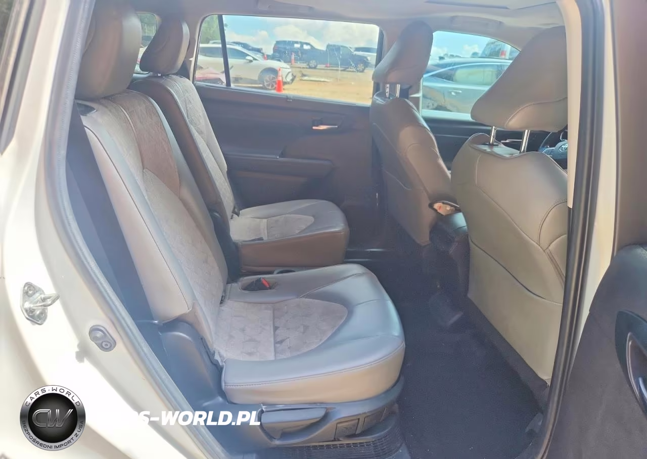 2022 Toyota Highlander Hybrid Bronze Edition VIN:5TDAARAH4NS513069 - 10