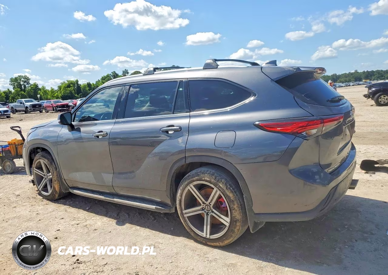 2022 Toyota Highlander Xle VIN:5TDGZRAH9NS135947 - 2