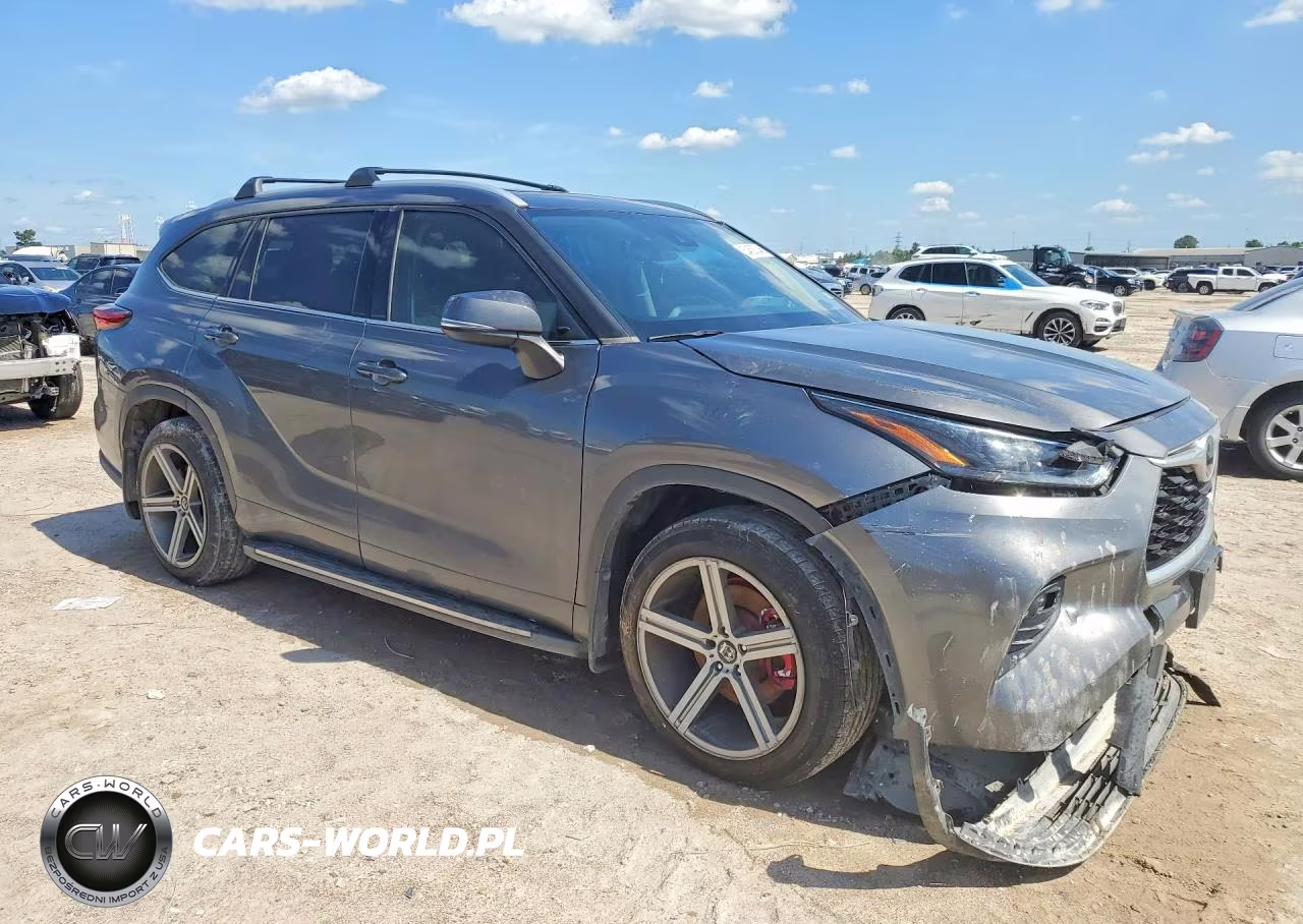 2022 Toyota Highlander Xle VIN:5TDGZRAH9NS135947 - 4