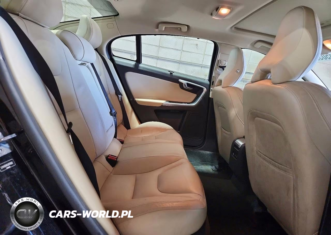 2018 Volvo S60 Platinum VIN:LYV402HMXJB179852 - 10
