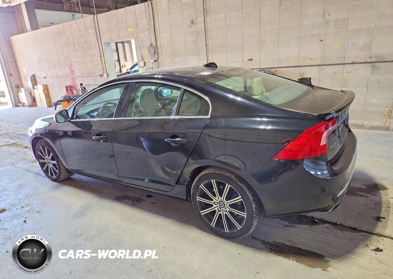2018 Volvo S60 Platinum VIN:LYV402HMXJB179852 - 2