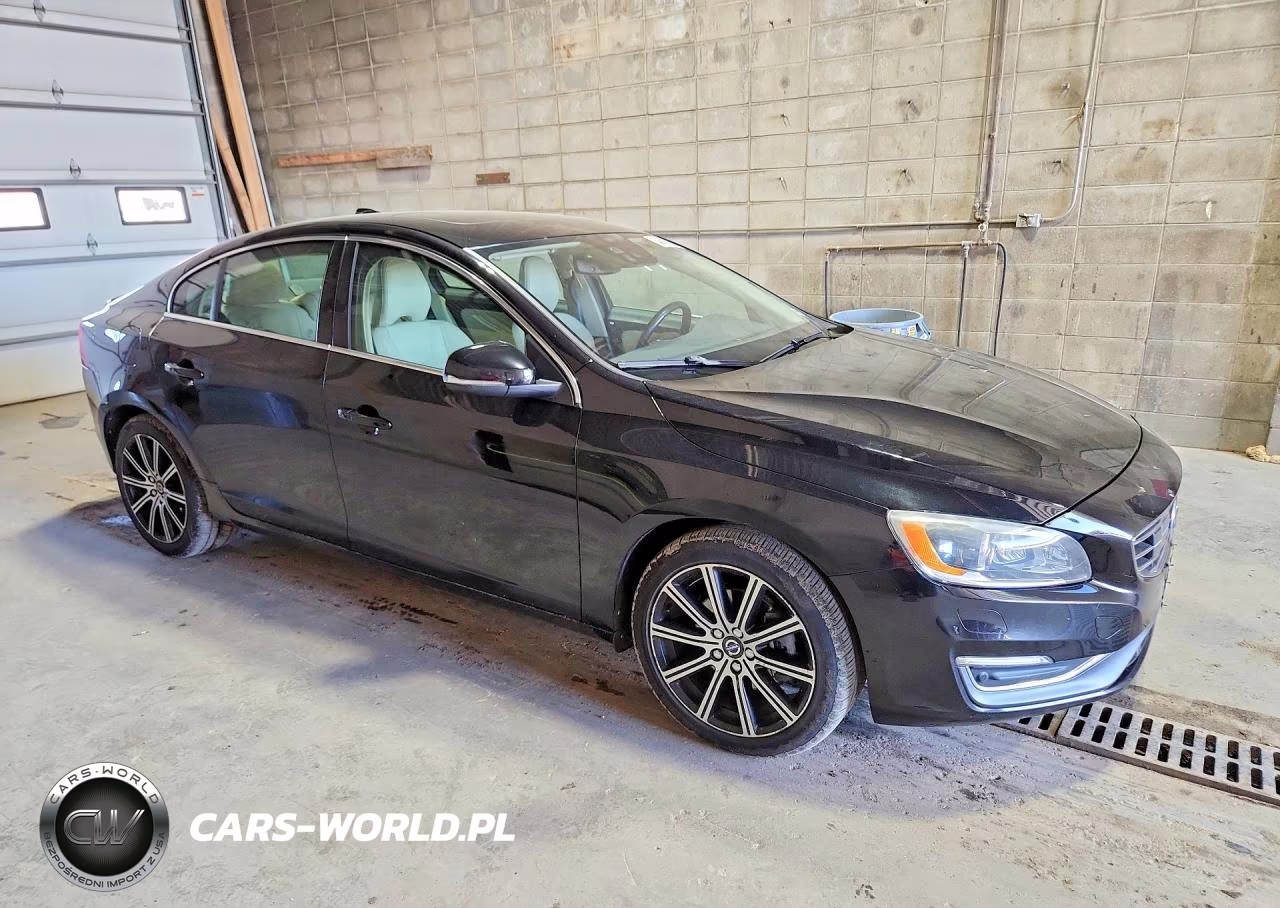 2018 Volvo S60 Platinum VIN:LYV402HMXJB179852 - 4