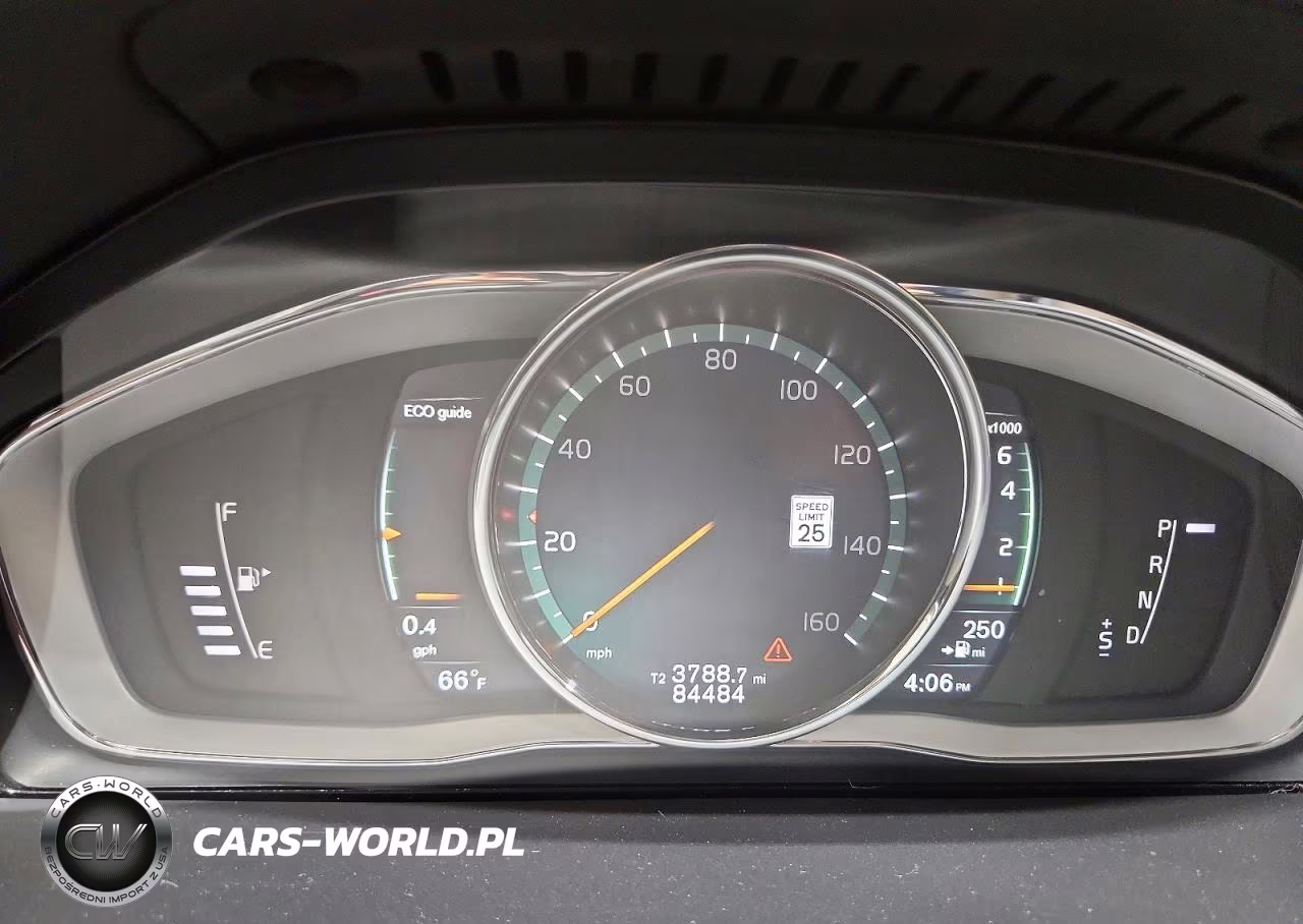 2018 Volvo S60 Platinum VIN:LYV402HMXJB179852 - 9