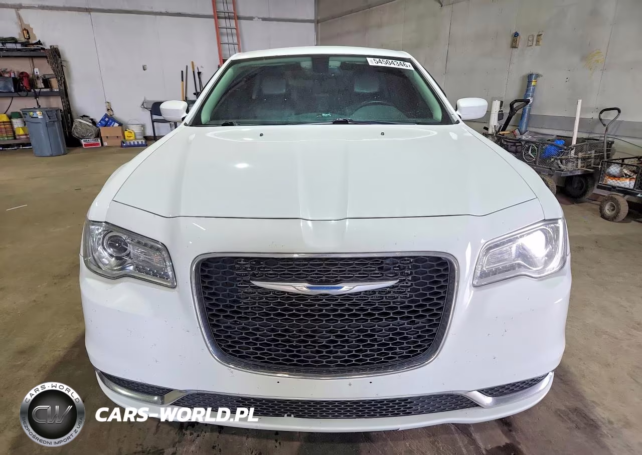 2016 Chrysler 300 Limited VIN:2C3CCAAG1GH211885 - 5
