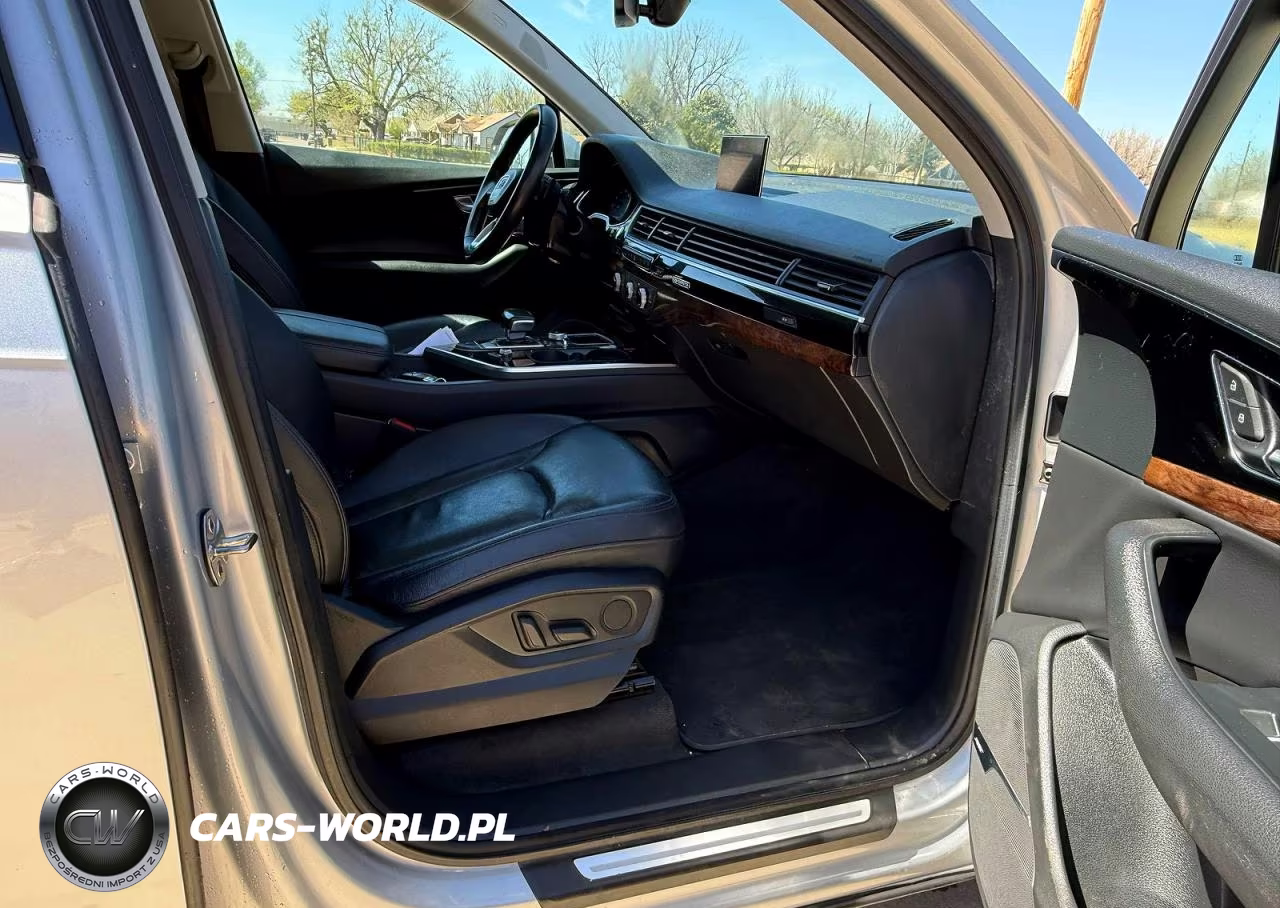 2018 Audi Q7 Premium Plus VIN:WA1LAAF72JD046552 - 5