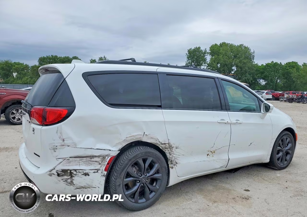 2020 Chrysler Pacifica Limited VIN:2C4RC1GG1LR118835 - 3