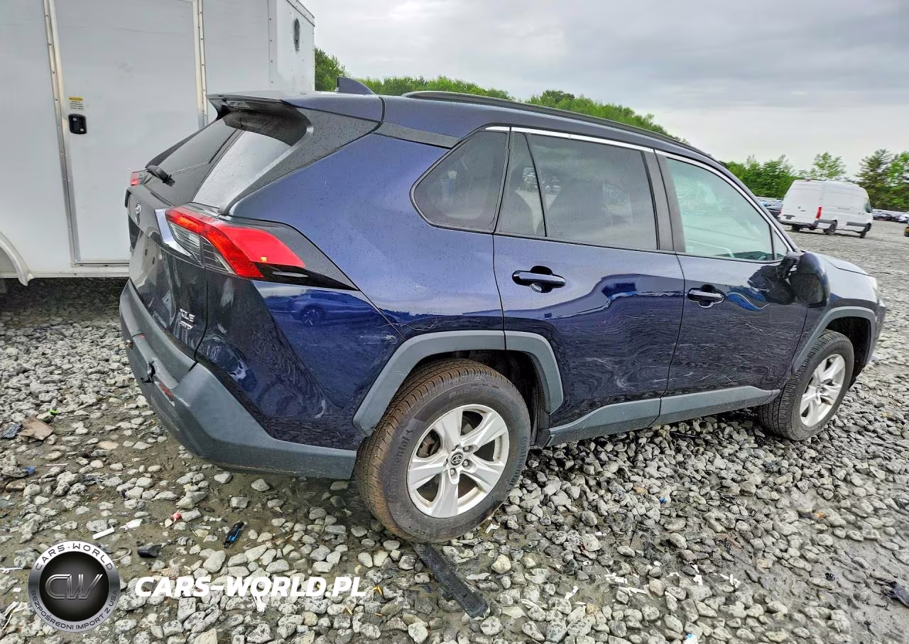 2021 Toyota Rav4 Xle VIN:2T3P1RFV6MW243915 - 3