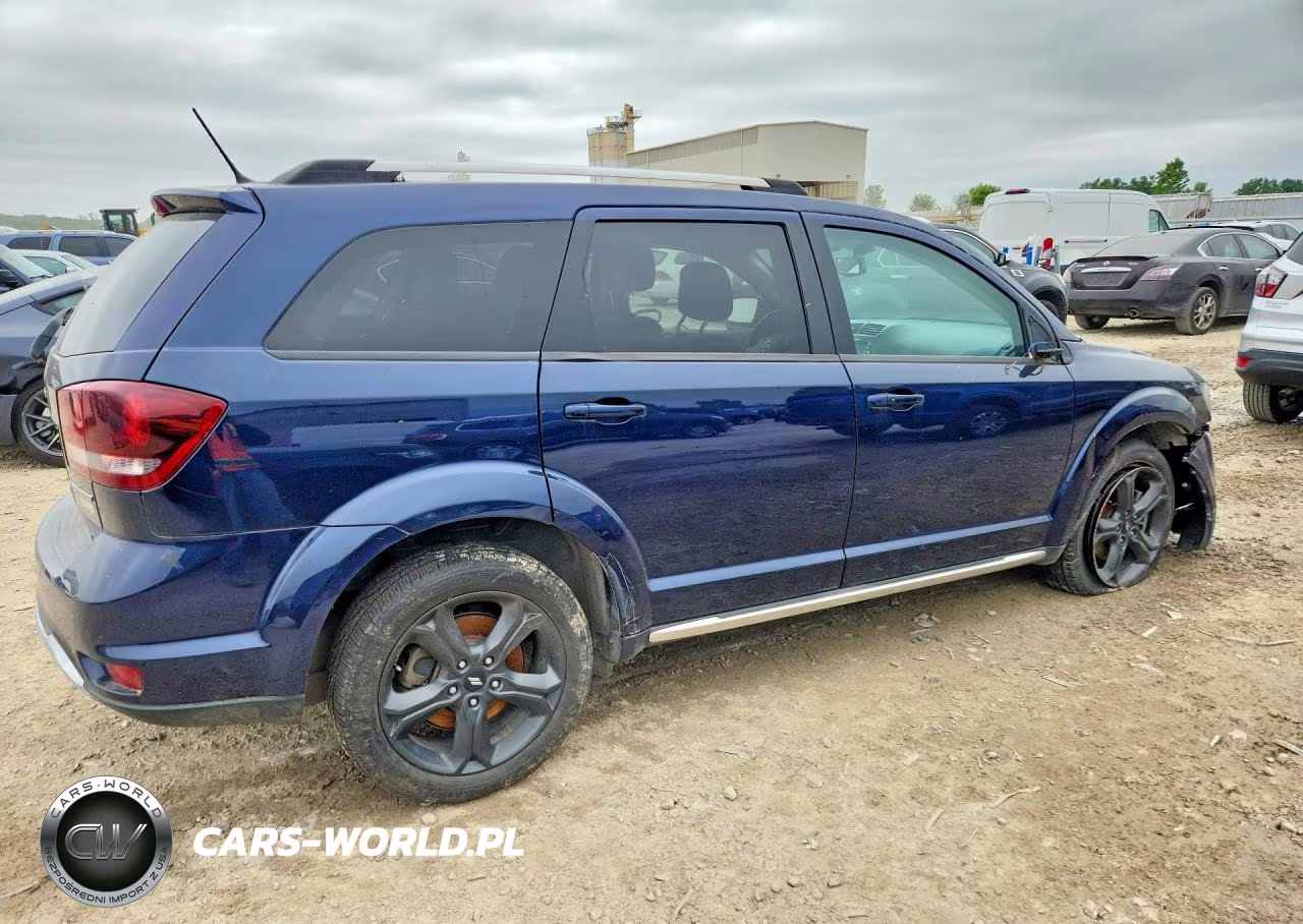 2018 Dodge Journey Crossroad VIN:3C4PDDGG3JT296326 - 3