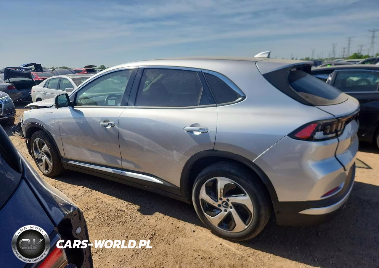 2024 Vinfast Trading And Production Vf 8 Eco VIN:RLLV1AEB8RH008368 - 2