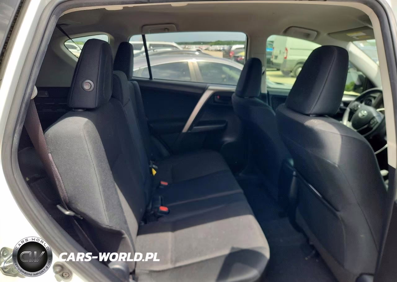 2018 Toyota Rav4 Le VIN:JTMZFREV8JJ747646 - 10