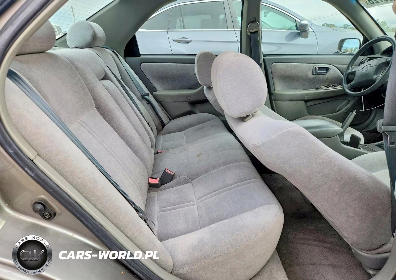 1999 Toyota Camry Le VIN:4T1BG22K5XU528985 - 10
