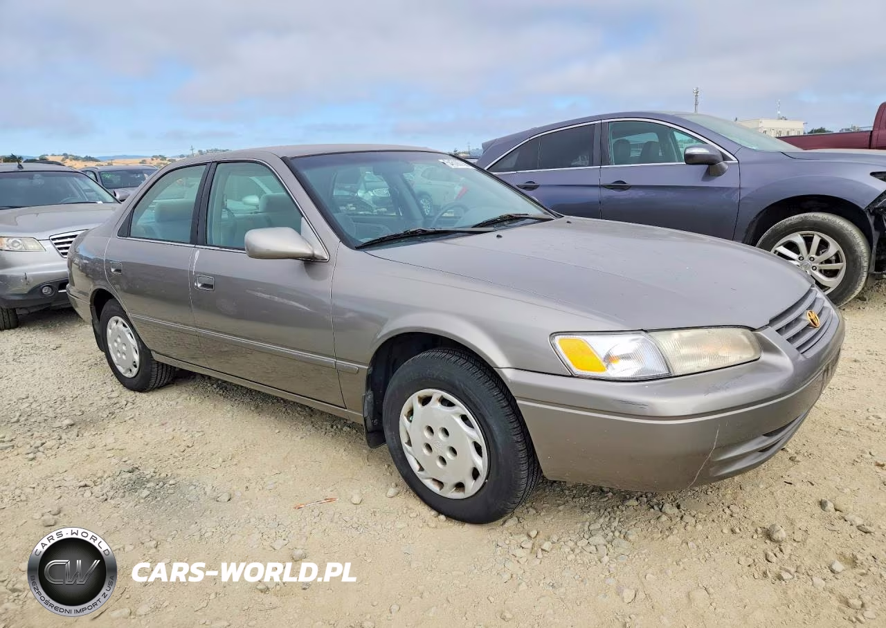 1999 Toyota Camry Le VIN:4T1BG22K5XU528985 - 4