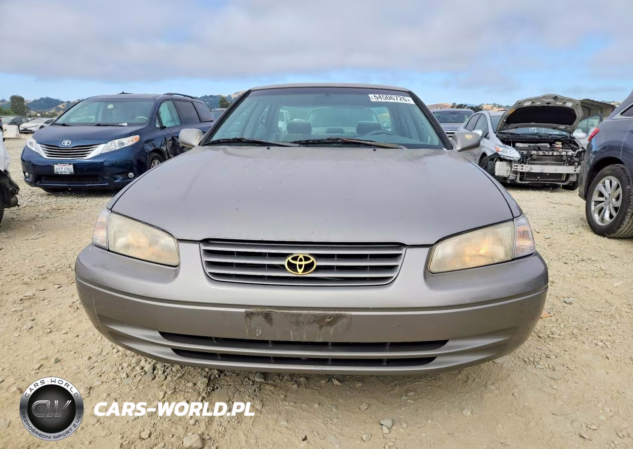 1999 Toyota Camry Le VIN:4T1BG22K5XU528985 - 5