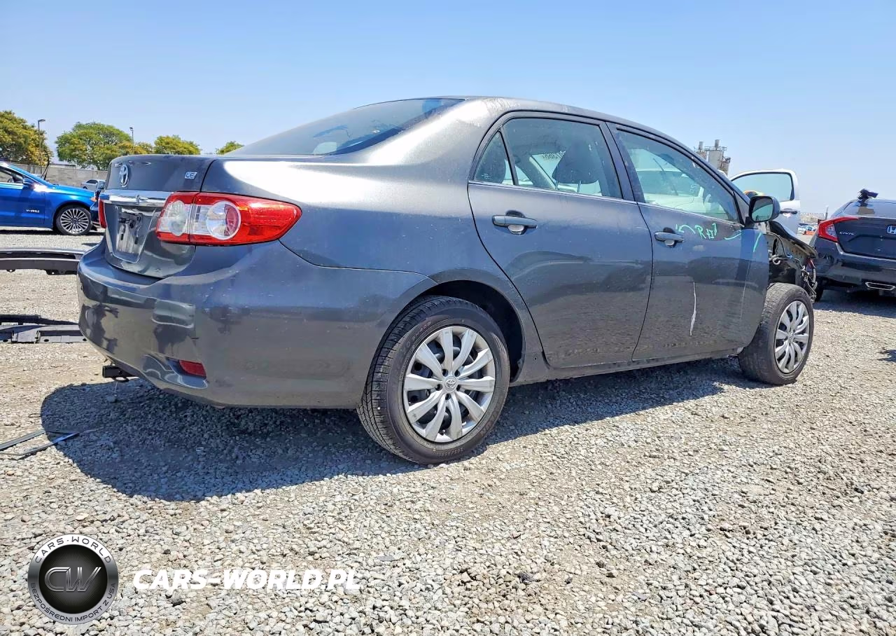 2013 Toyota Corolla Le VIN:2T1BU4EE3DC056891 - 3