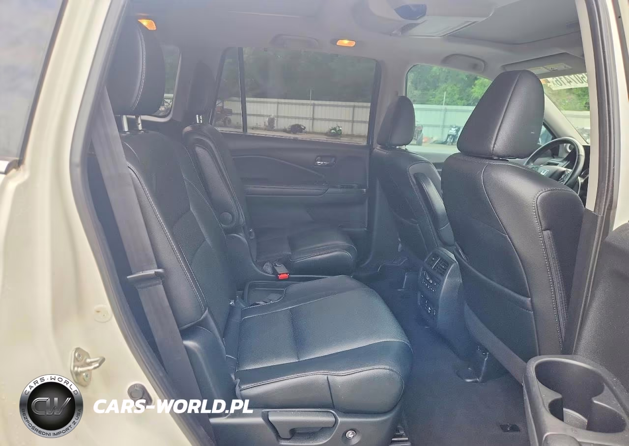 2019 Honda Pilot Elite VIN:5FNYF6H09KB000107 - 11