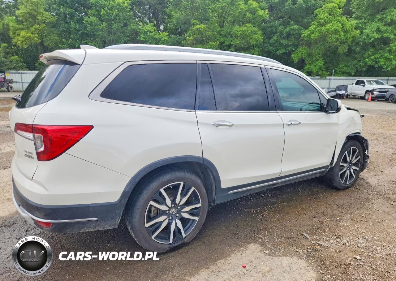 2019 Honda Pilot Elite VIN:5FNYF6H09KB000107 - 3