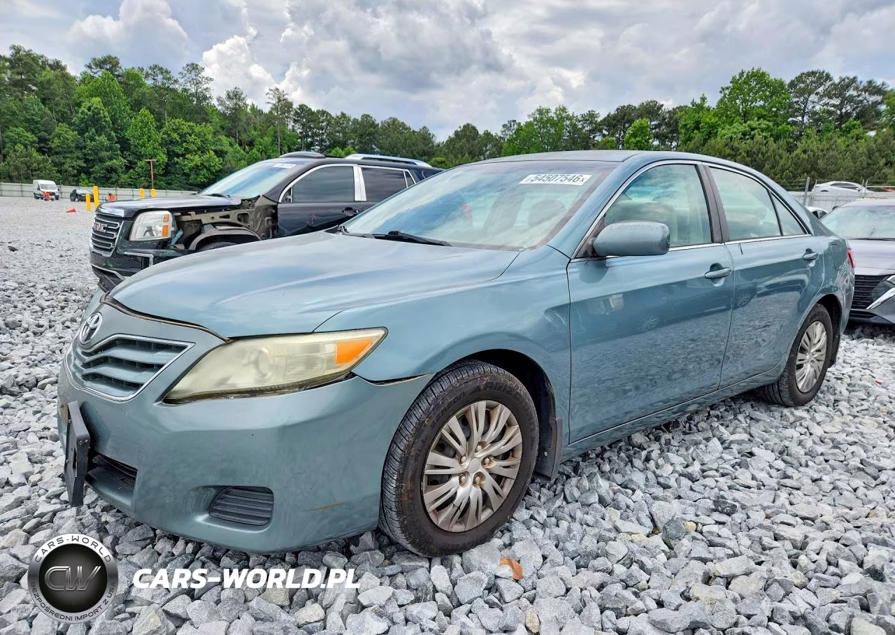 2010 Toyota Camry Le – zdjęcie 1 z 12
