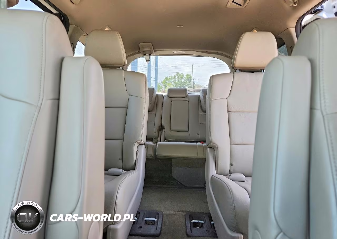 2015 Honda Odyssey Touring VIN:5FNRL5H99FB108710 - 10