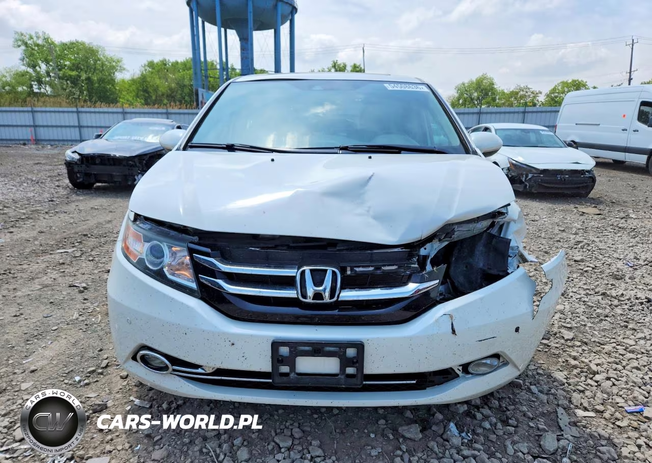2015 Honda Odyssey Touring VIN:5FNRL5H99FB108710 - 5