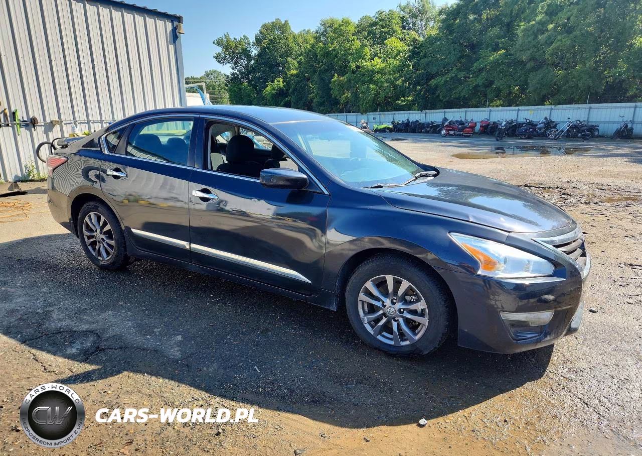 2015 Nissan Altima 2.5 S VIN:1N4AL3AP3FC588708 - 4