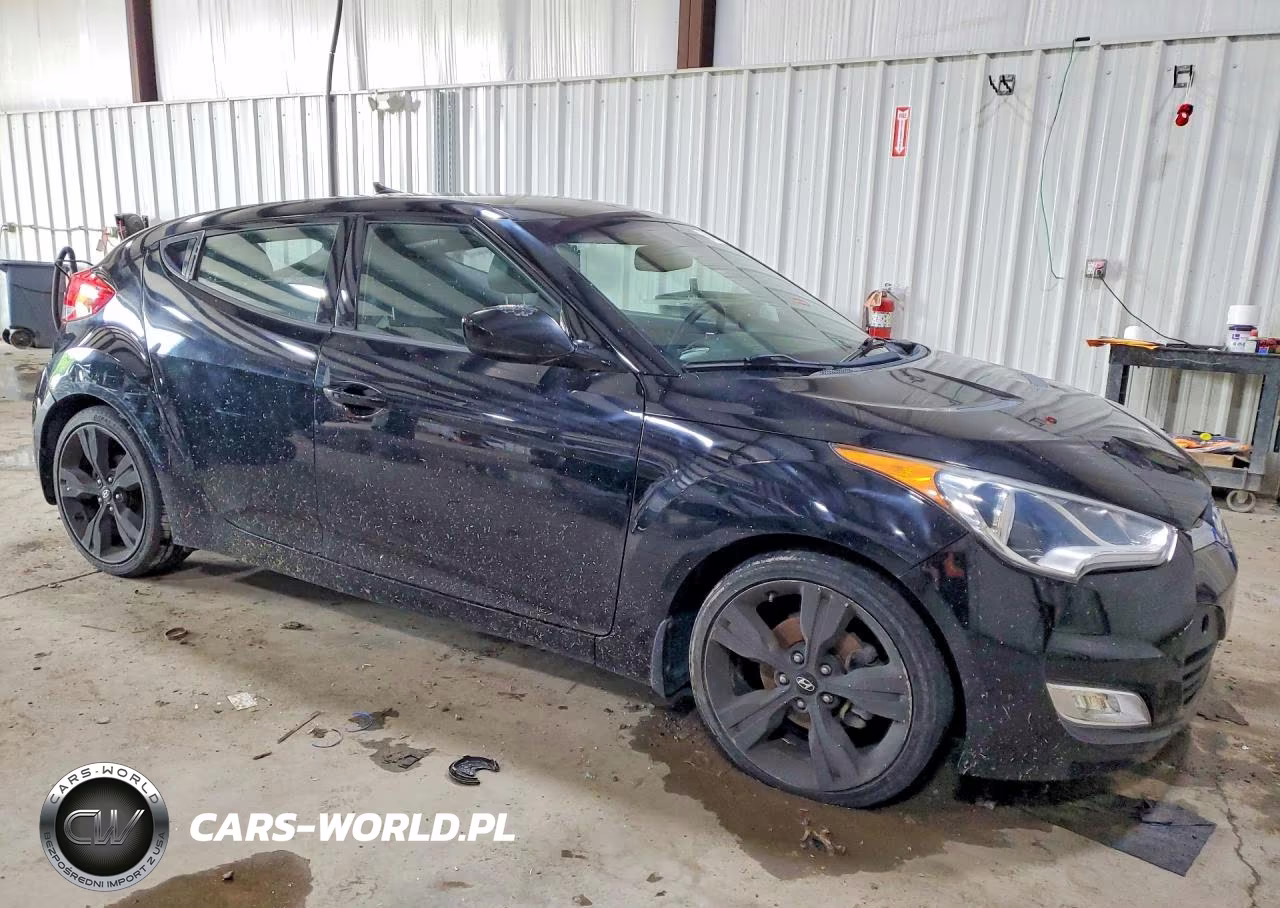 2013 Hyundai Veloster Base VIN:KMHTC6AD2DU121227 - 4