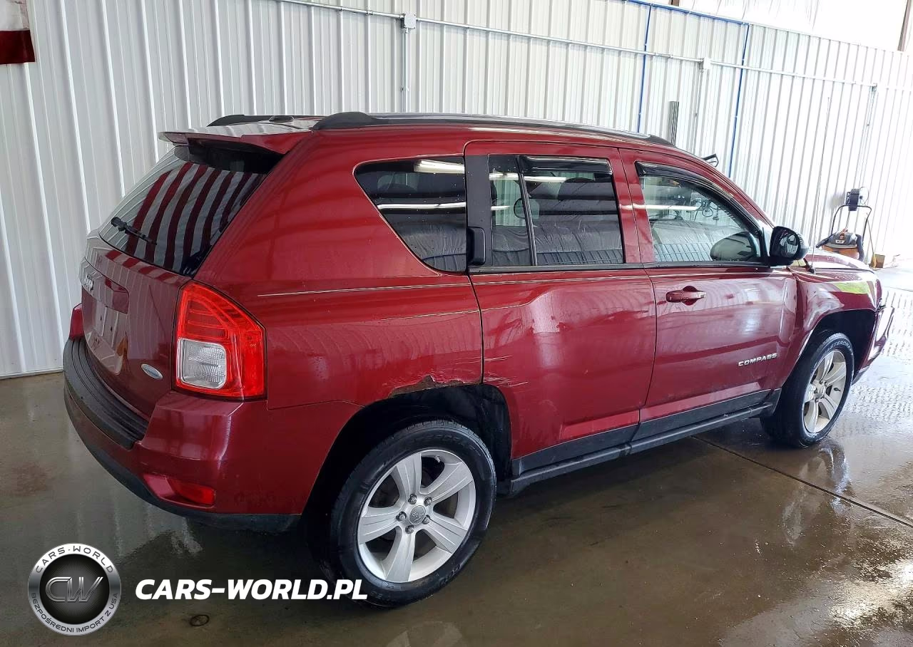 2012 Jeep Compass Latitude VIN:1C4NJDEB7CD525624 - 3