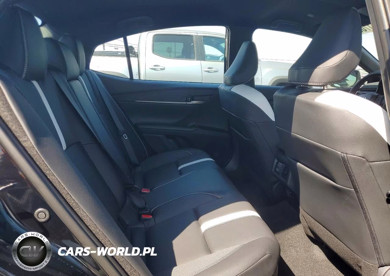 2026 Toyota Camry Se VIN:4T1DAACK2TU734701 - 10