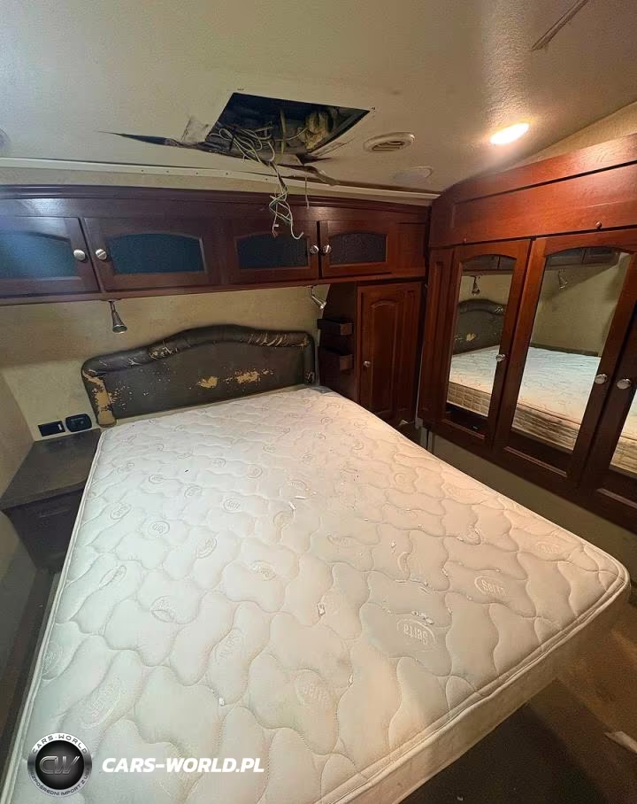2016 Flagstaff By Forest Classic Su - Camper VIN:4X4FFLD29G1868986 - 9