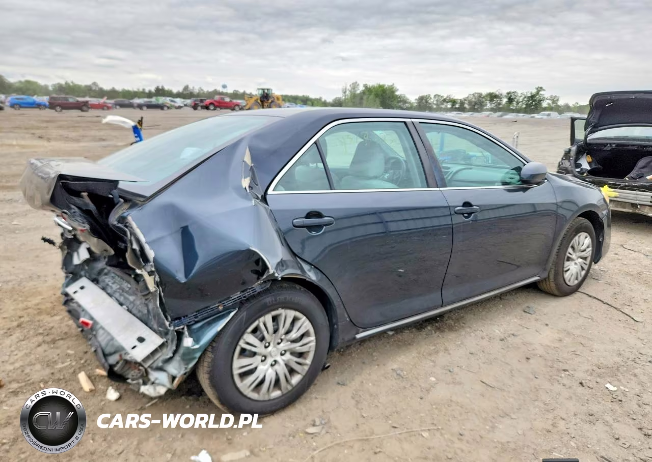 2014 Toyota Camry Le VIN:4T1BF1FK4EU311948 - 3