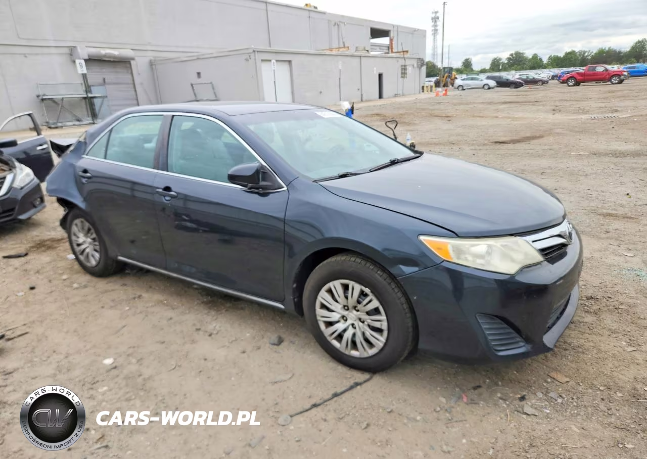 2014 Toyota Camry Le VIN:4T1BF1FK4EU311948 - 4