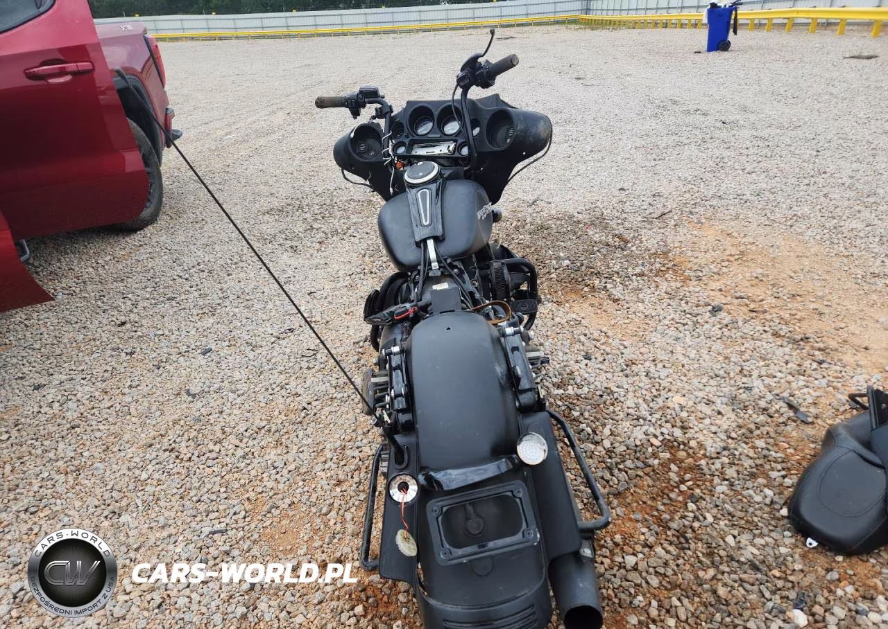 2012 Harley-Davidson Flhx Street Glide VIN:1HD1KBM13CB632219 - 4