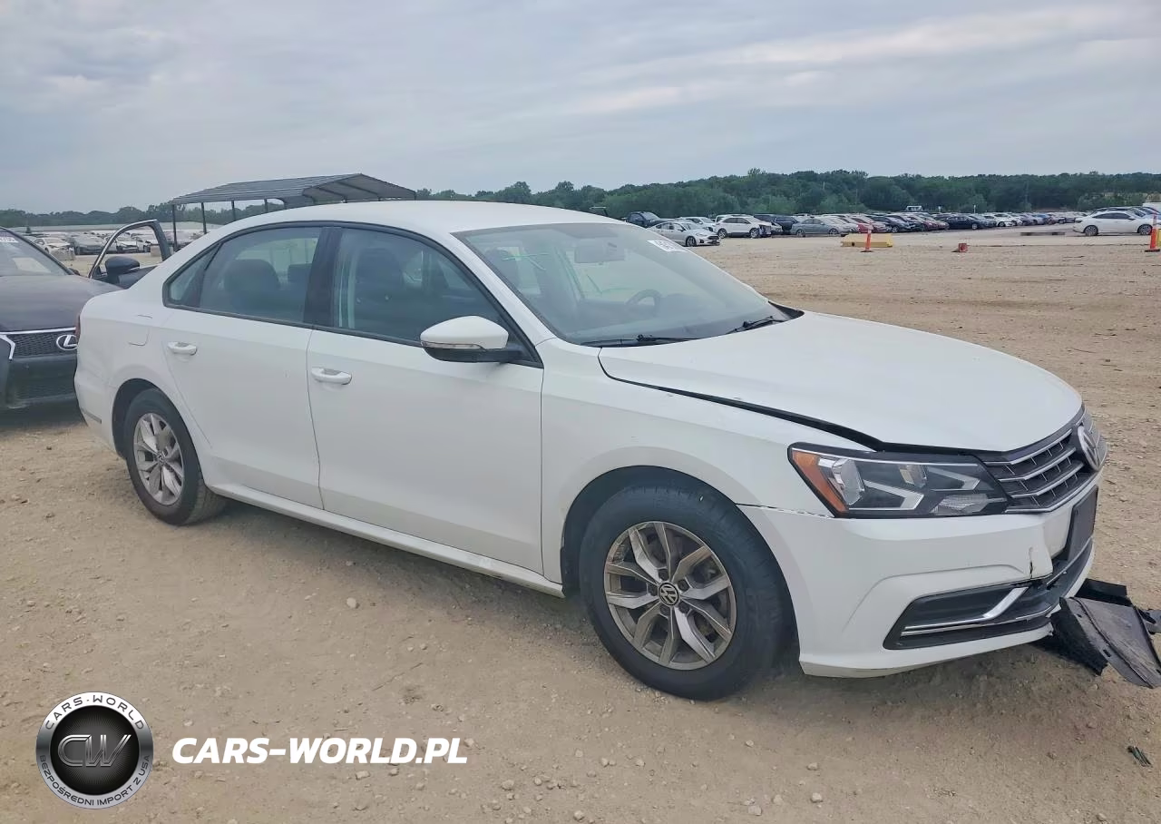 2018 Volkswagen Passat S VIN:1VWAA7A38JC043727 - 4