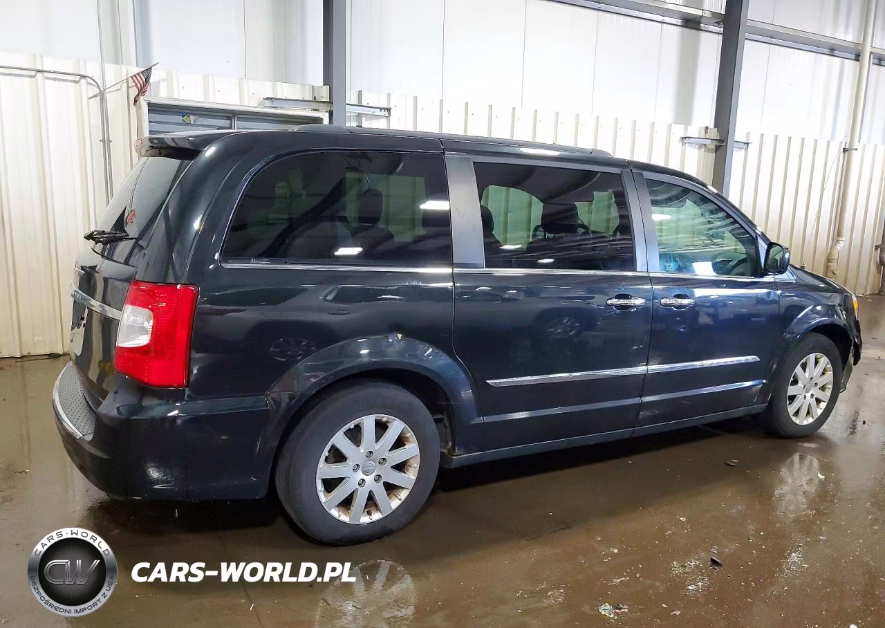 2015 Chrysler Town & Country Touring VIN:2C4RC1BG0FR629786 - 3