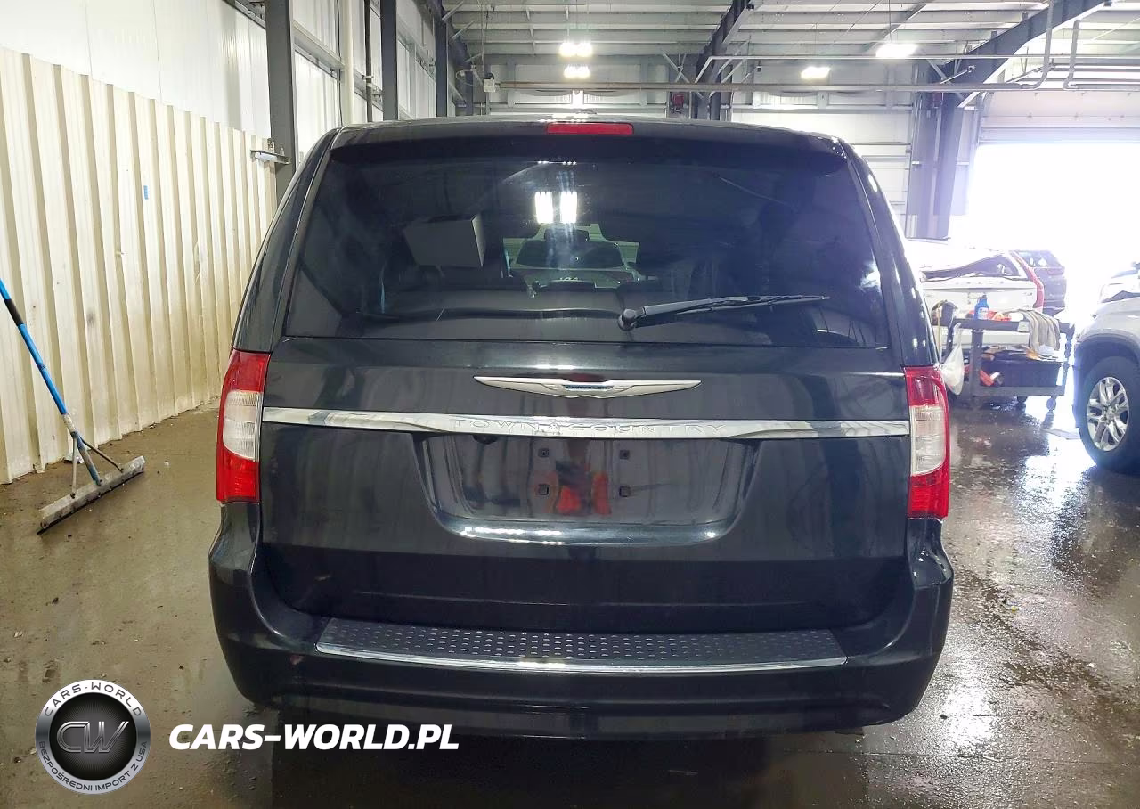 2015 Chrysler Town & Country Touring VIN:2C4RC1BG0FR629786 - 6