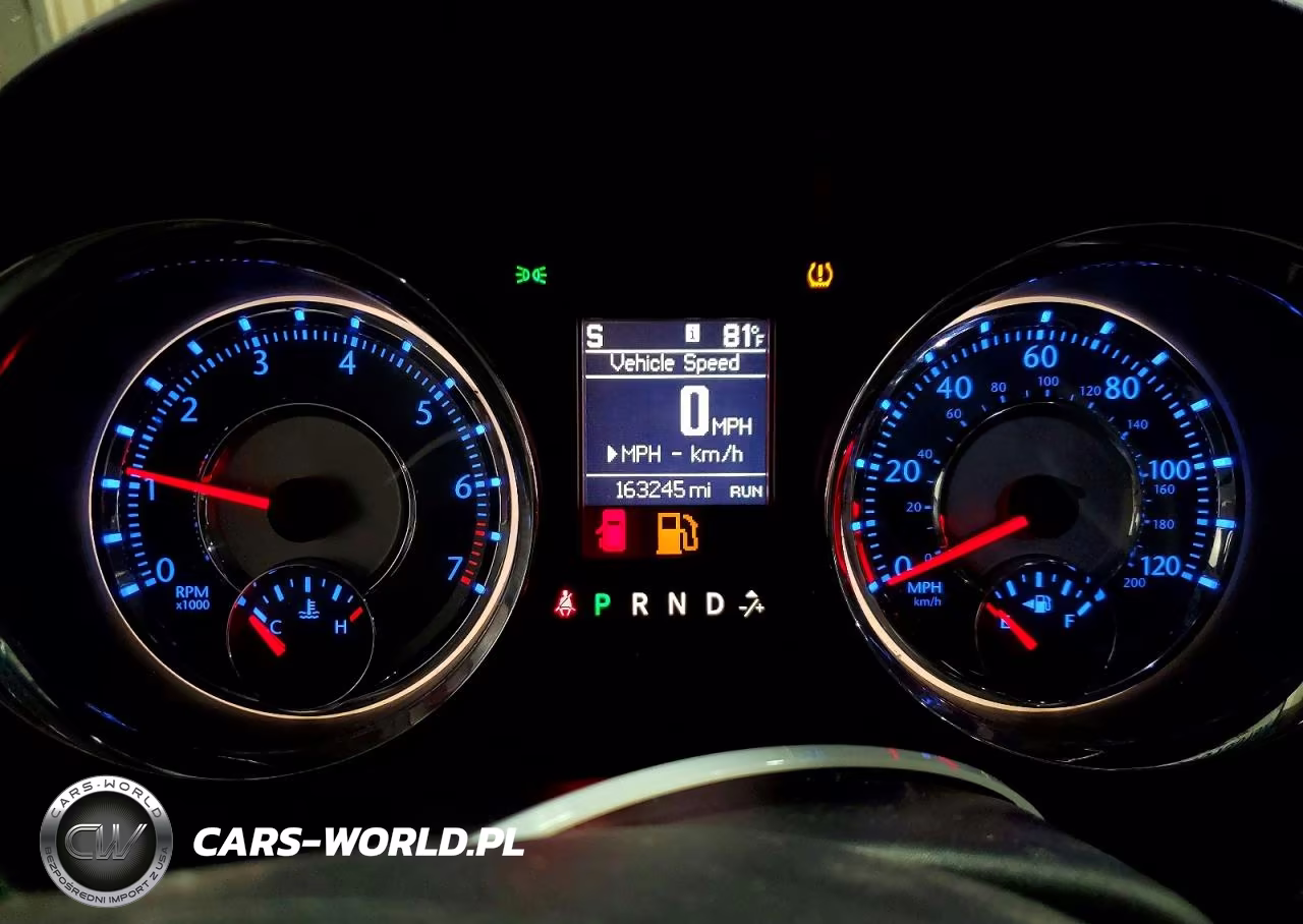 2015 Chrysler Town & Country Touring VIN:2C4RC1BG0FR629786 - 9