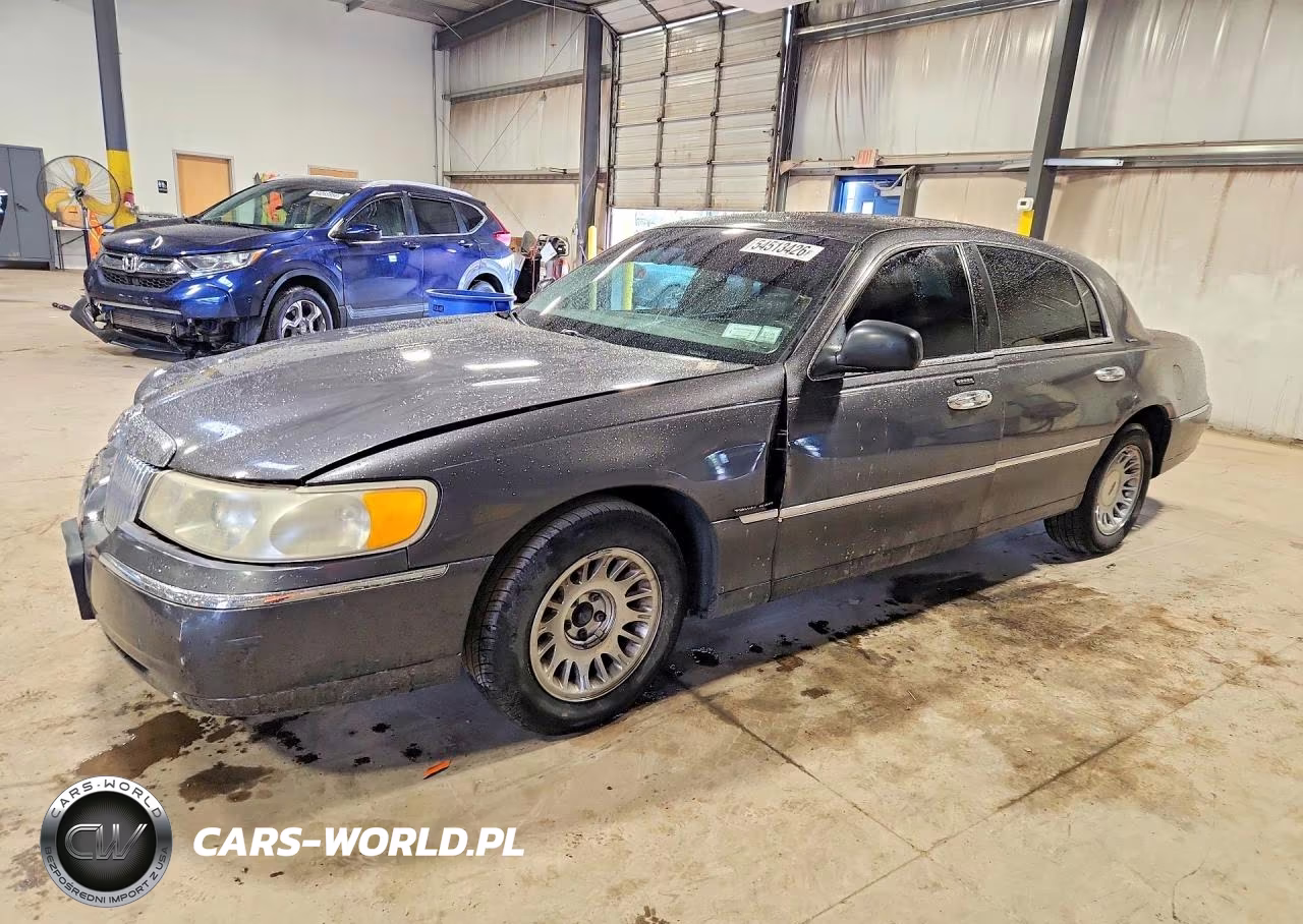 2000 Lincoln Town Car Signature