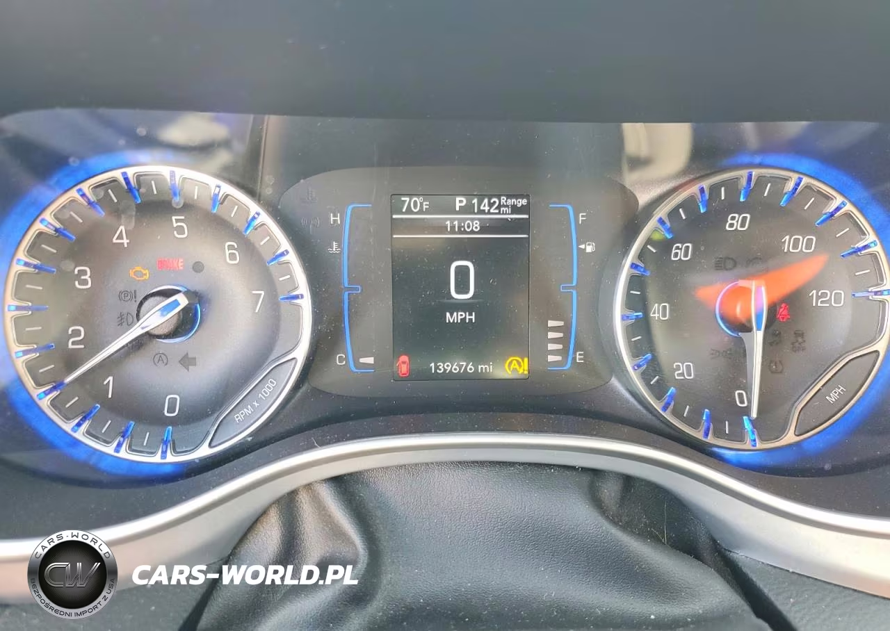 2020 Chrysler Pacifica Touring VIN:2C4RC1FG4LR183082 - 8