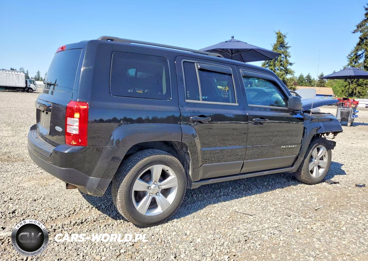 2014 Jeep Patriot Latitude VIN:1C4NJPFB2ED793757 - 3