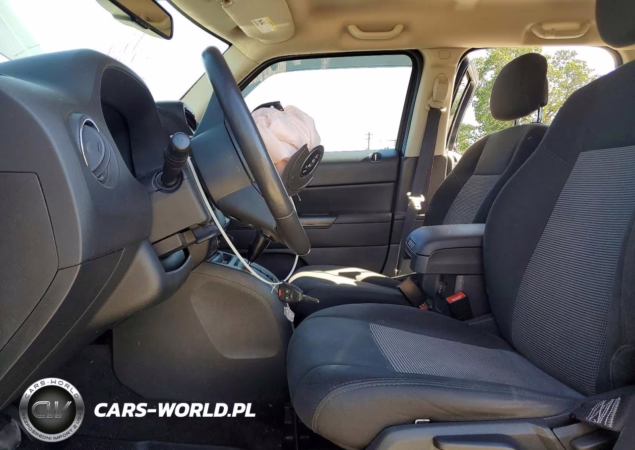 2014 Jeep Patriot Latitude VIN:1C4NJPFB2ED793757 - 7