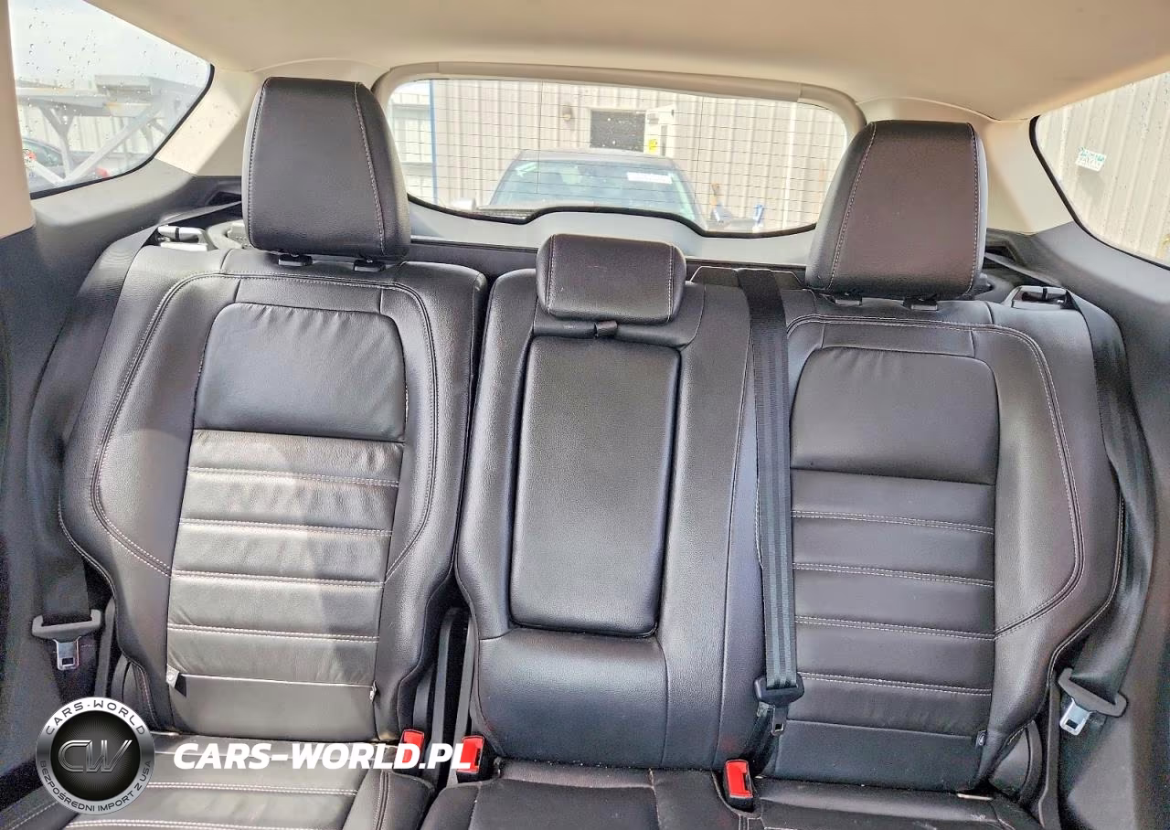 2018 Ford Escape Titanium VIN:1FMCU9J90JUD28057 - 10