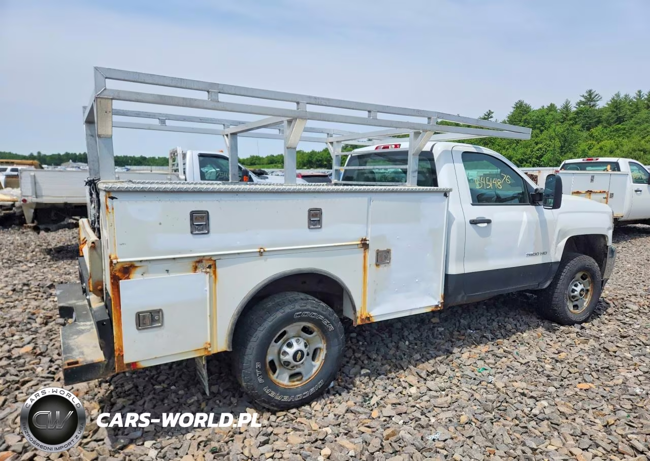 2017 Chevrolet Silverado K2500 Heavy Duty VIN:1GB0KUEG0HZ268016 - 3
