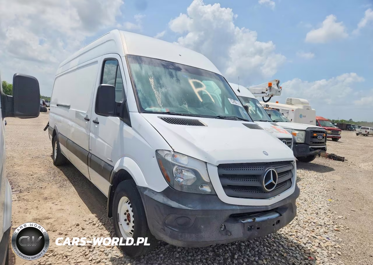 2015 Mercedes-Benz Sprinter 2500 Delivery Van VIN:WD3PE8DB5FP122874 - 4