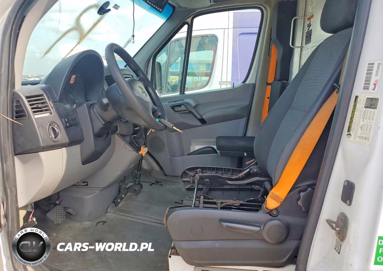 2015 Mercedes-Benz Sprinter 2500 Delivery Van VIN:WD3PE8DB5FP122874 - 7