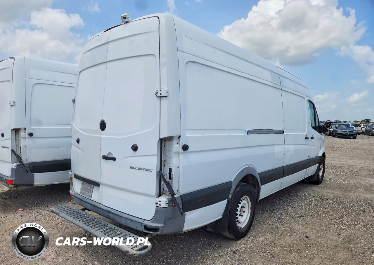 2015 Mercedes-Benz Sprinter 2500 Delivery Van VIN:WD3PE8DB0FP136651 - 3