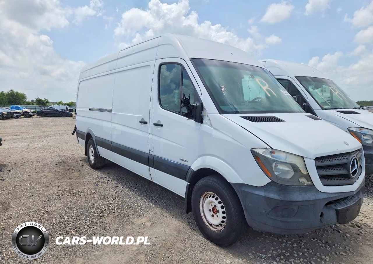 2015 Mercedes-Benz Sprinter 2500 Delivery Van VIN:WD3PE8DB0FP136651 - 4