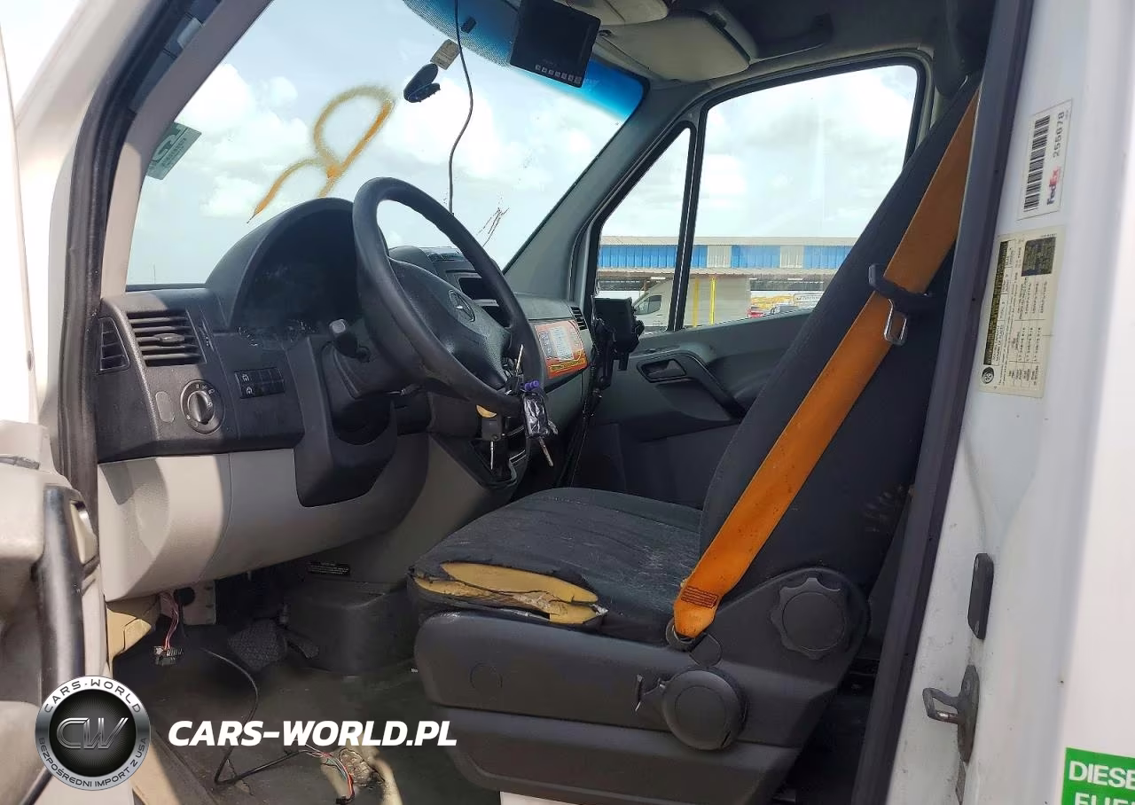 2015 Mercedes-Benz Sprinter 2500 Delivery Van VIN:WD3PE8DB0FP136651 - 7